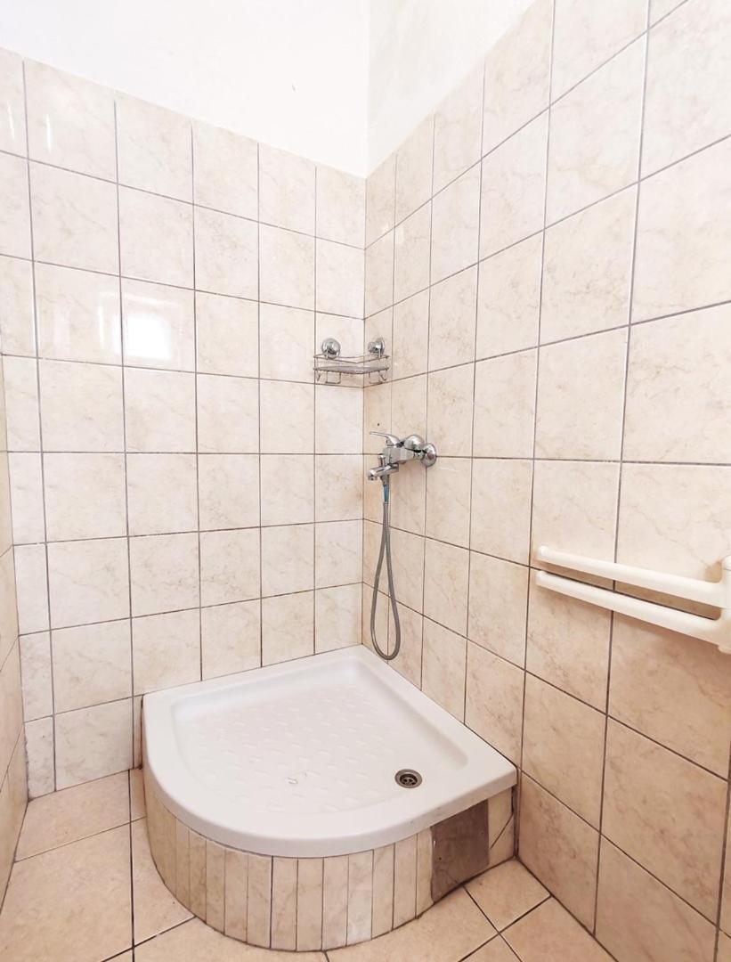 Apartmani I Sobe Brancin 内乌姆 外观 照片
